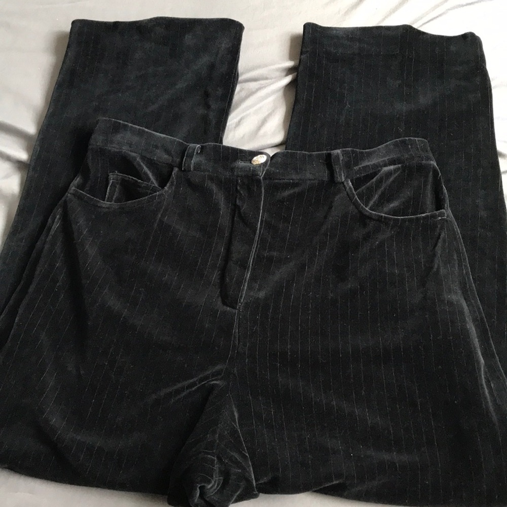 🎩 St. John Black Velvet Pin Stripe Pants 🎩